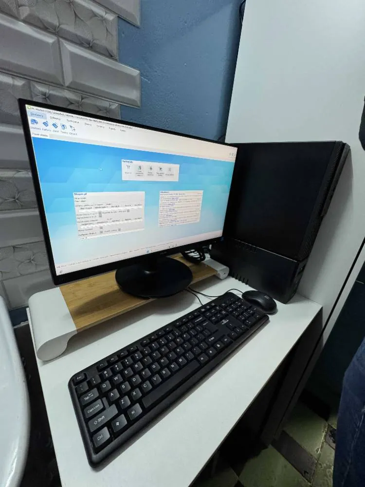 Klasyczne stanowisko PC z systemem sprzedaży